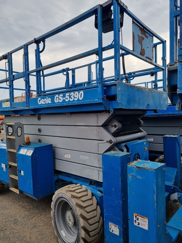 Sold - Scissor Lift - View 2